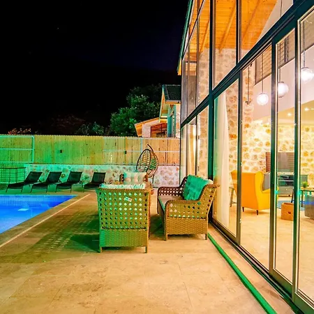 Bezirgan Village 2 Bedroom 别墅 *