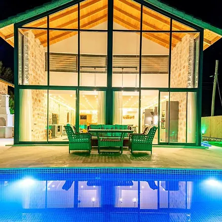 别墅 Bezirgan Village 2 Bedroom 卡尔坎