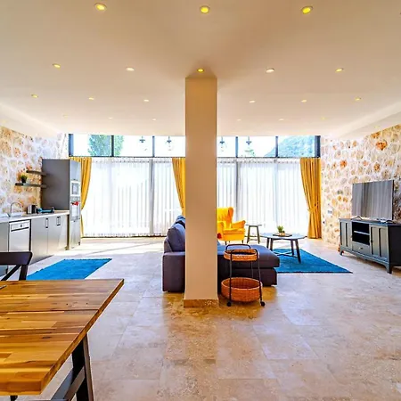 Bezirgan Village 2 Bedroom